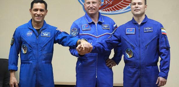 Americano e dois russos chegam na ISS em meio a tensões na Ucrânia